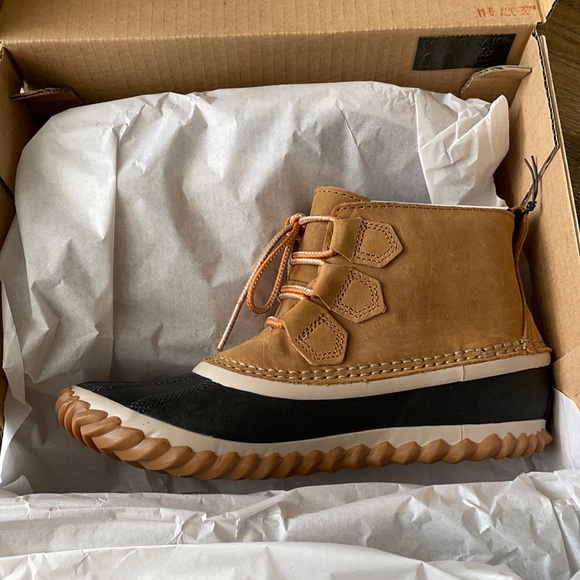 Sorel Out N’ About Duck Boot in Elk NWT - Picture 2 of 12